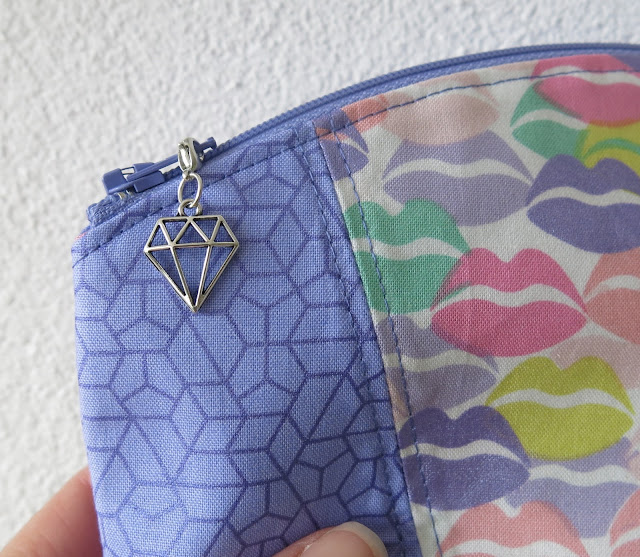 Luna Lovequilts - Libs Elliott Petal Pouch and zipper pull