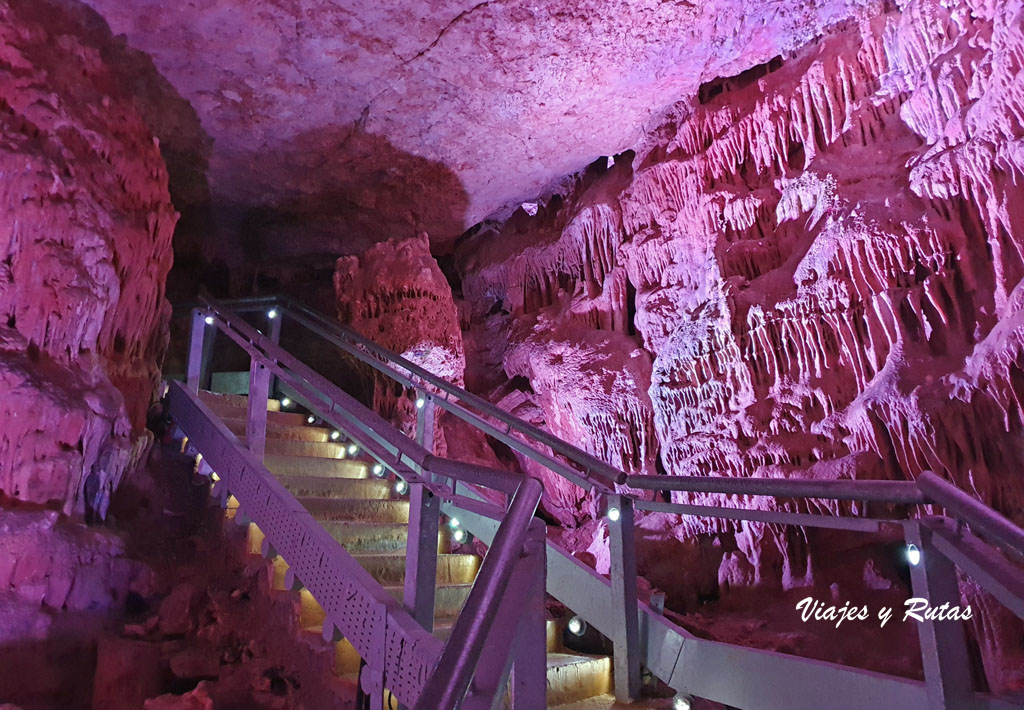 Interior de la Cueva de los Franceses, Palencia