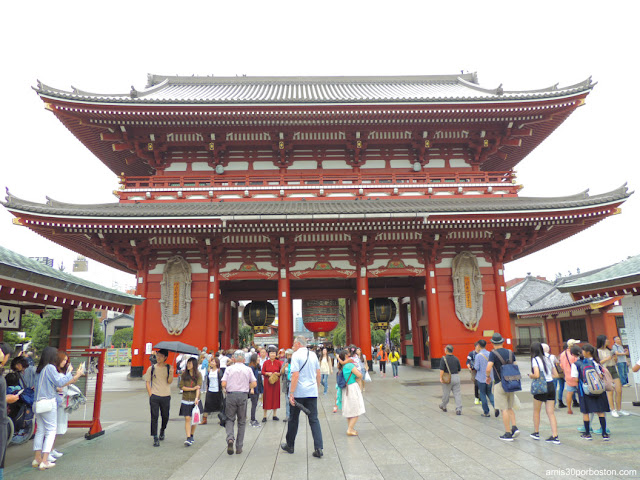 Puerta Hozomon en el Templo Sensoji, Tokio