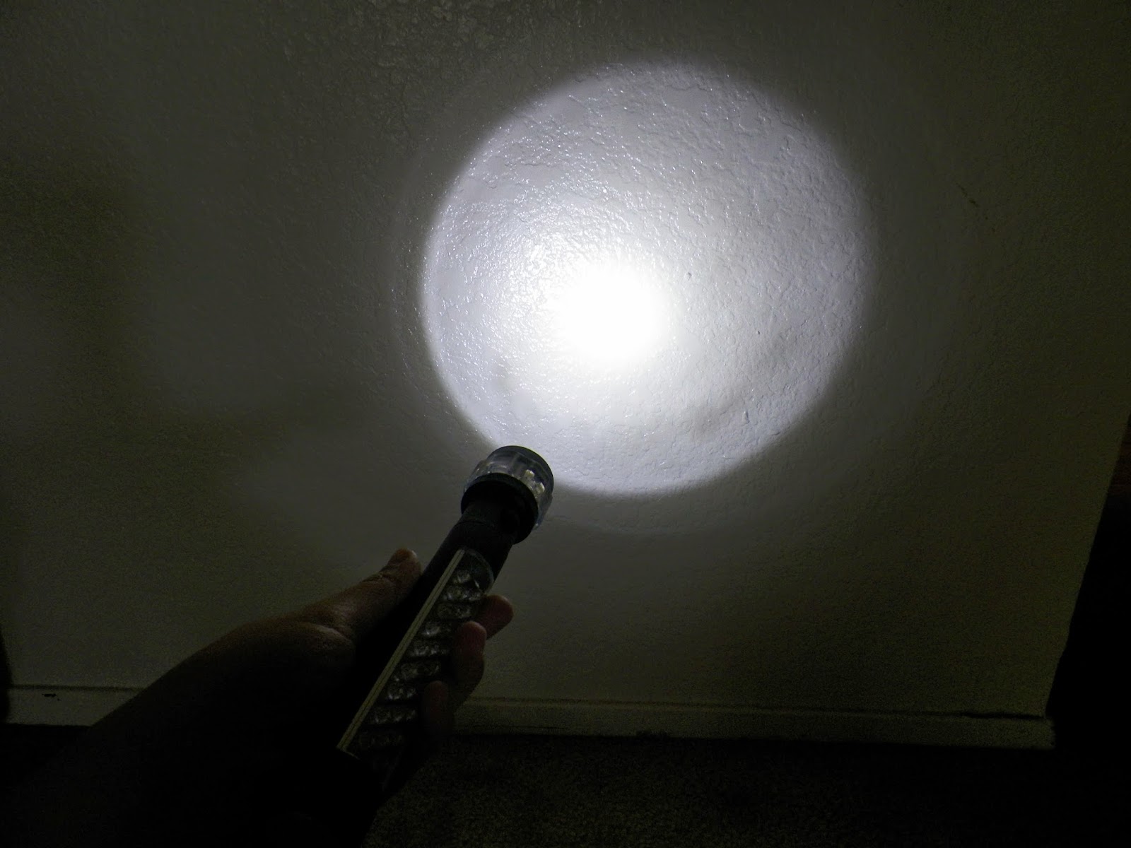 mygreatfinds AYL CREE LED 3in1 Flashlight With Base