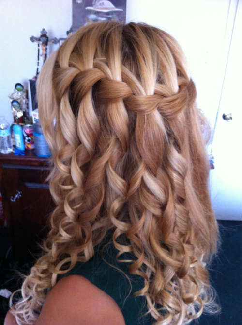 Homecoming Hairstyles With Curls