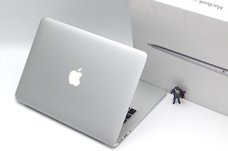MacBook Air Core i5 13-inch, Early 2015 Fullset