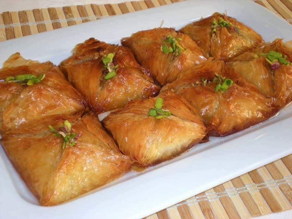 Hazır yufka ile bohça baklava