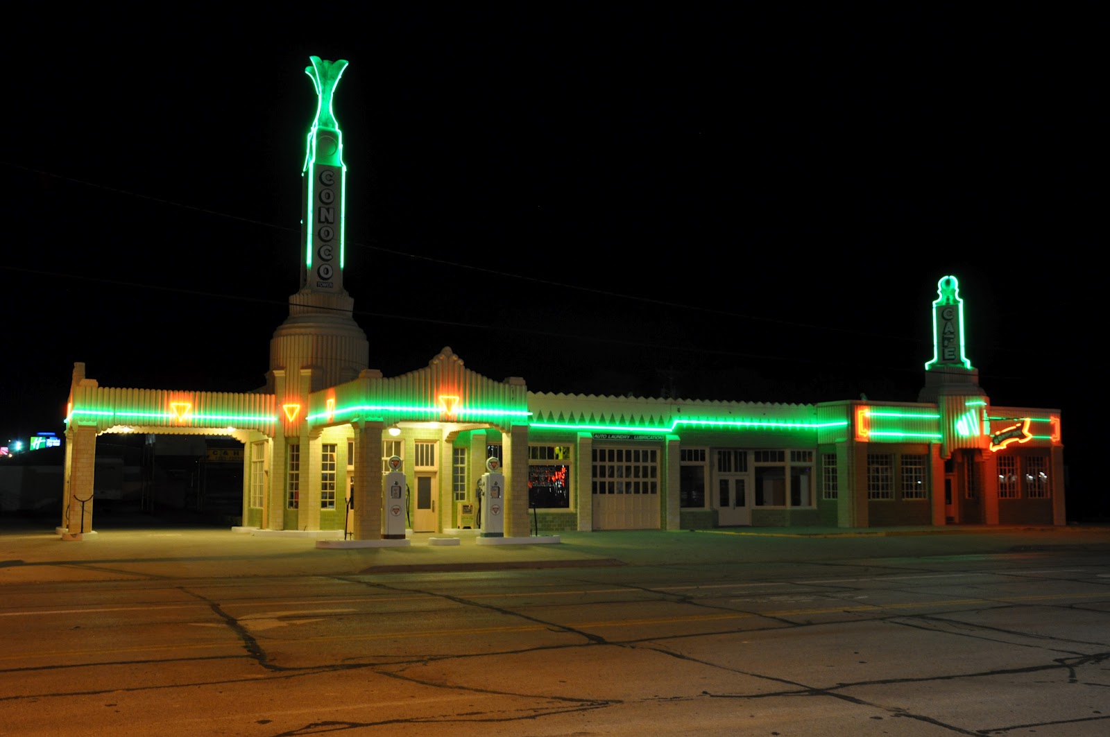 Route 66 Conoco Gas Station And U Drop Inn 1936 Shamrock Texas 