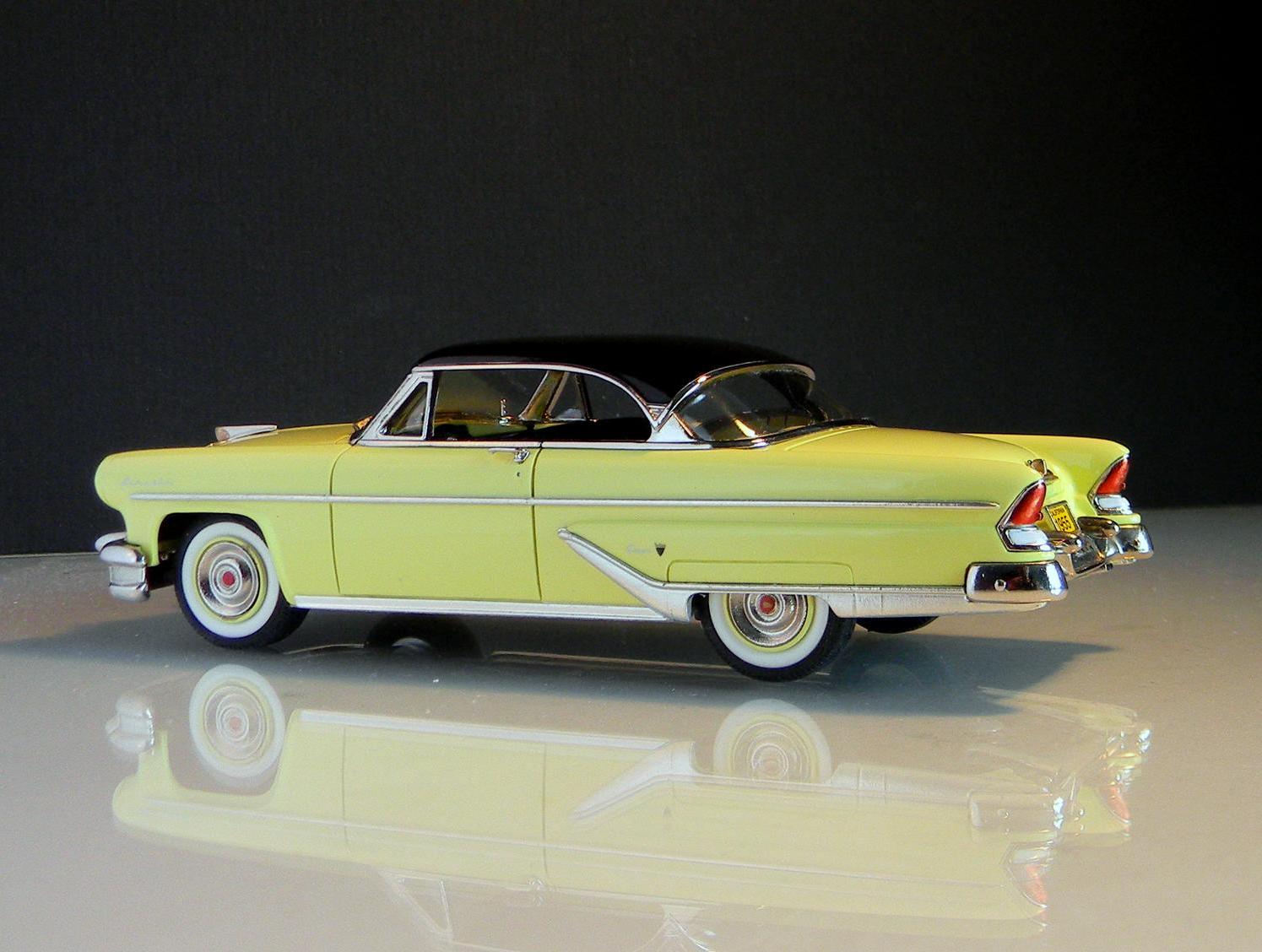 Voitures américaines 1/43 Motor City USA MC65 Lincoln Capri 2 dr HT 1955 Yellow / Black