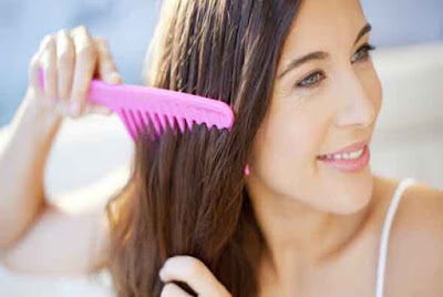 Wide tooth comb, summer hair care tips