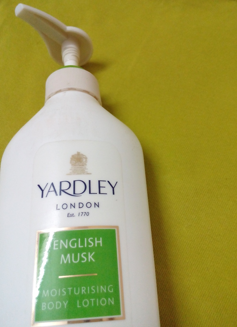 Yardley London English Musk Moisturizing Body Lotion Review, Pictures & Swatches
