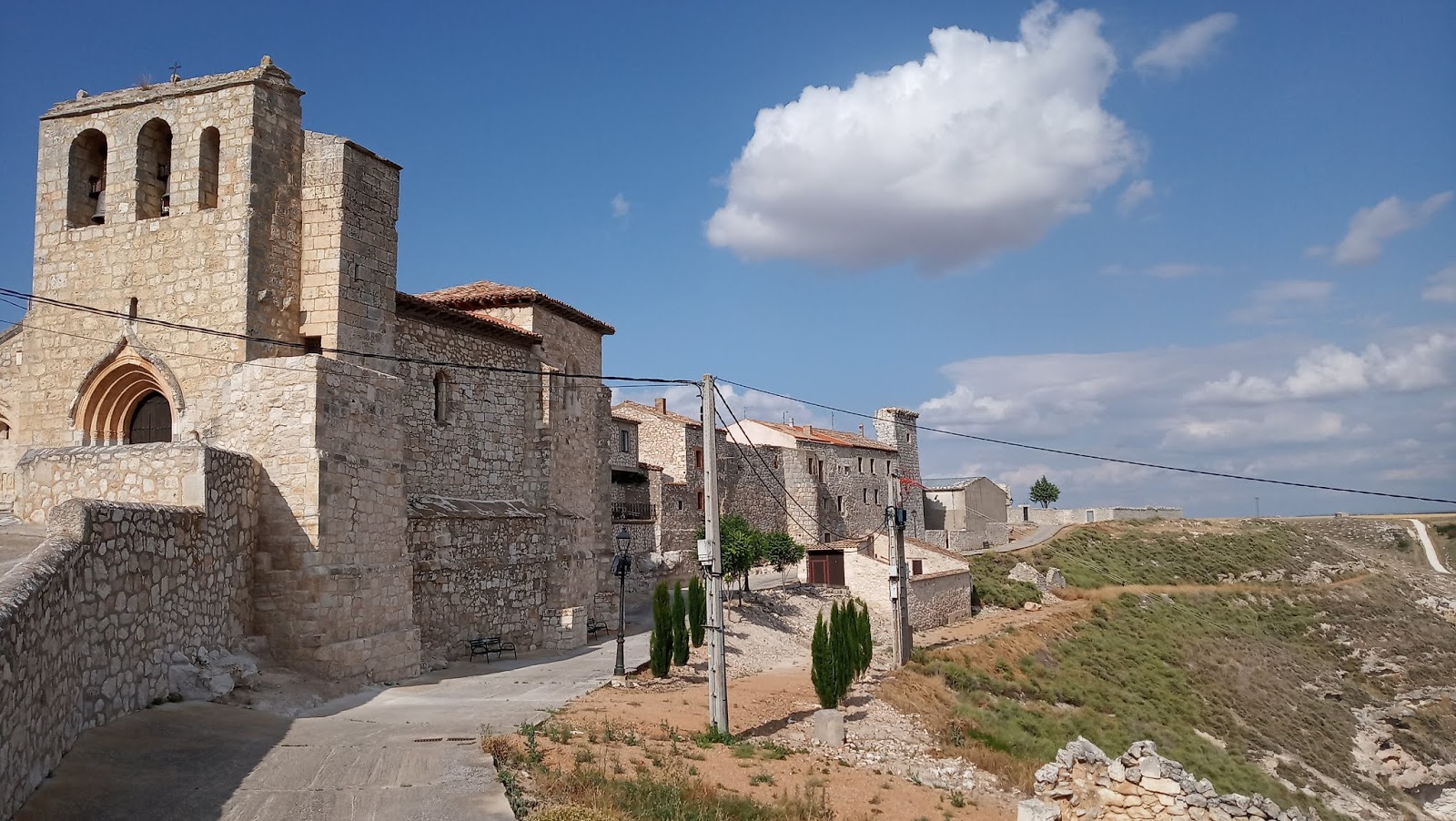 Historia y Genealogía Haza. Burgos. Iglesia de San Miguel