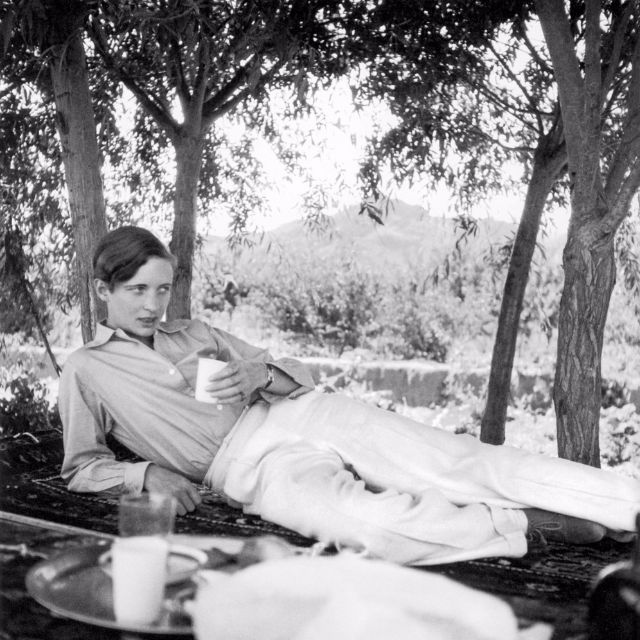 23 Amazing Black and White Photographs of Annemarie Schwarzenbach Taken
