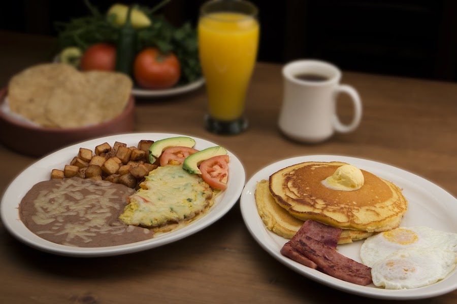 DESAYUNO EXAGERADO - GRASA Y COLESTEROL