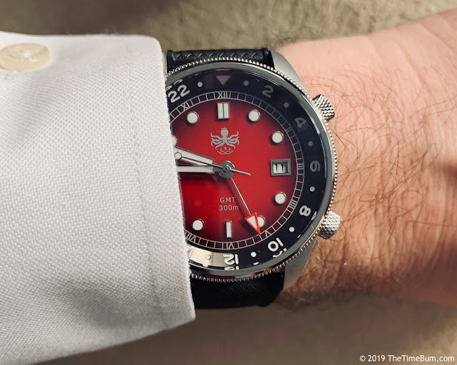 Phoibos Eagle Ray GMT red wrist shot