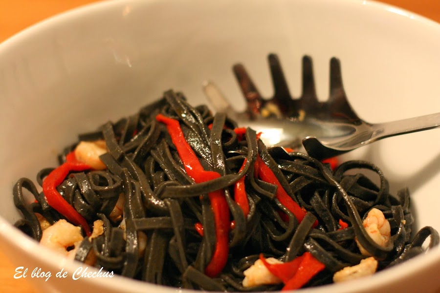 pasta fresca, piquillo, gambas, calamar