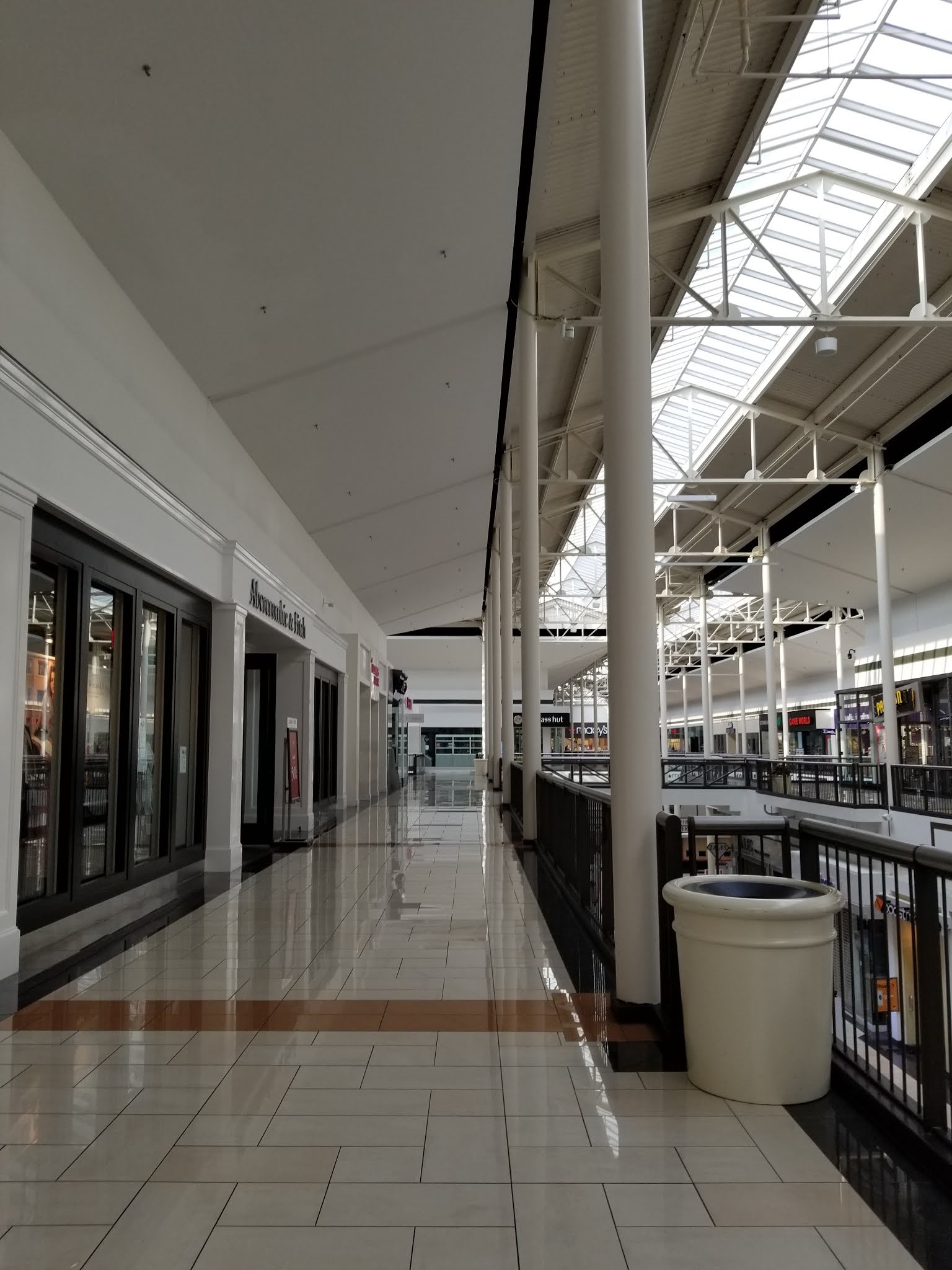 The Louisiana and Texas Retail Blogspot Deerbrook Mall 1st day open after Covid lockdowns May