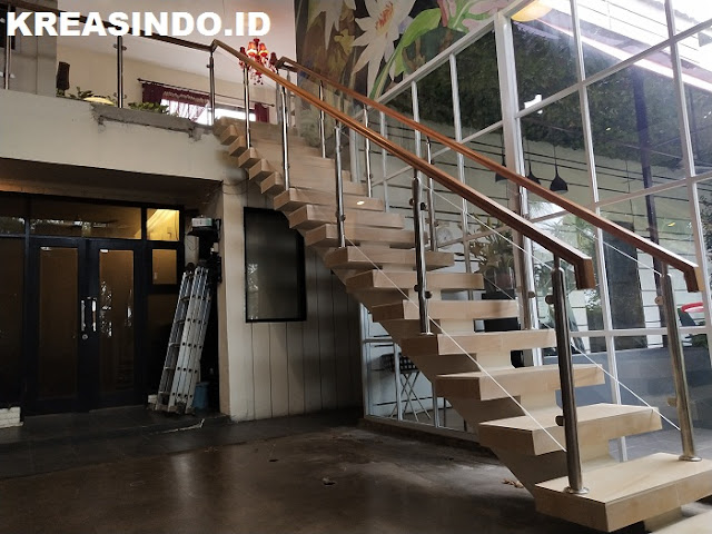 Railing Balkon Stainless Kombinasi Akrilik pemasangan Di Perumahan Villa Permata Santi Cinere Railing Balkon Stainless Kombinasi Akrilik pemasangan Di Perumahan Villa Permata Santi Cinere
