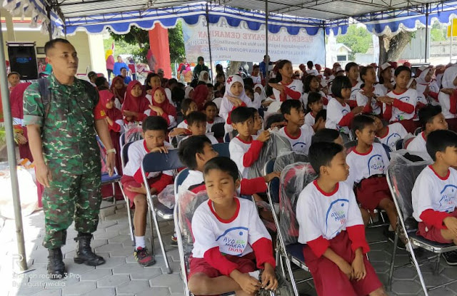 Babinsa Karangnongko Ikut Sukseskan Gemarikan Bersama Siswa SD