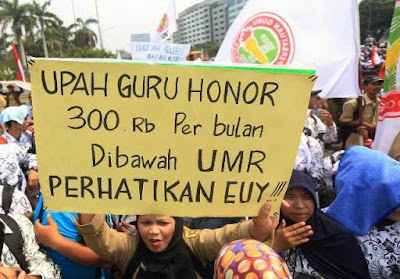 Gaji Lebih Sedikit, Ngajar Lebih Berat Itu Adalah GURU HONORER