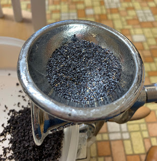 Grinder, Poppy Seeds