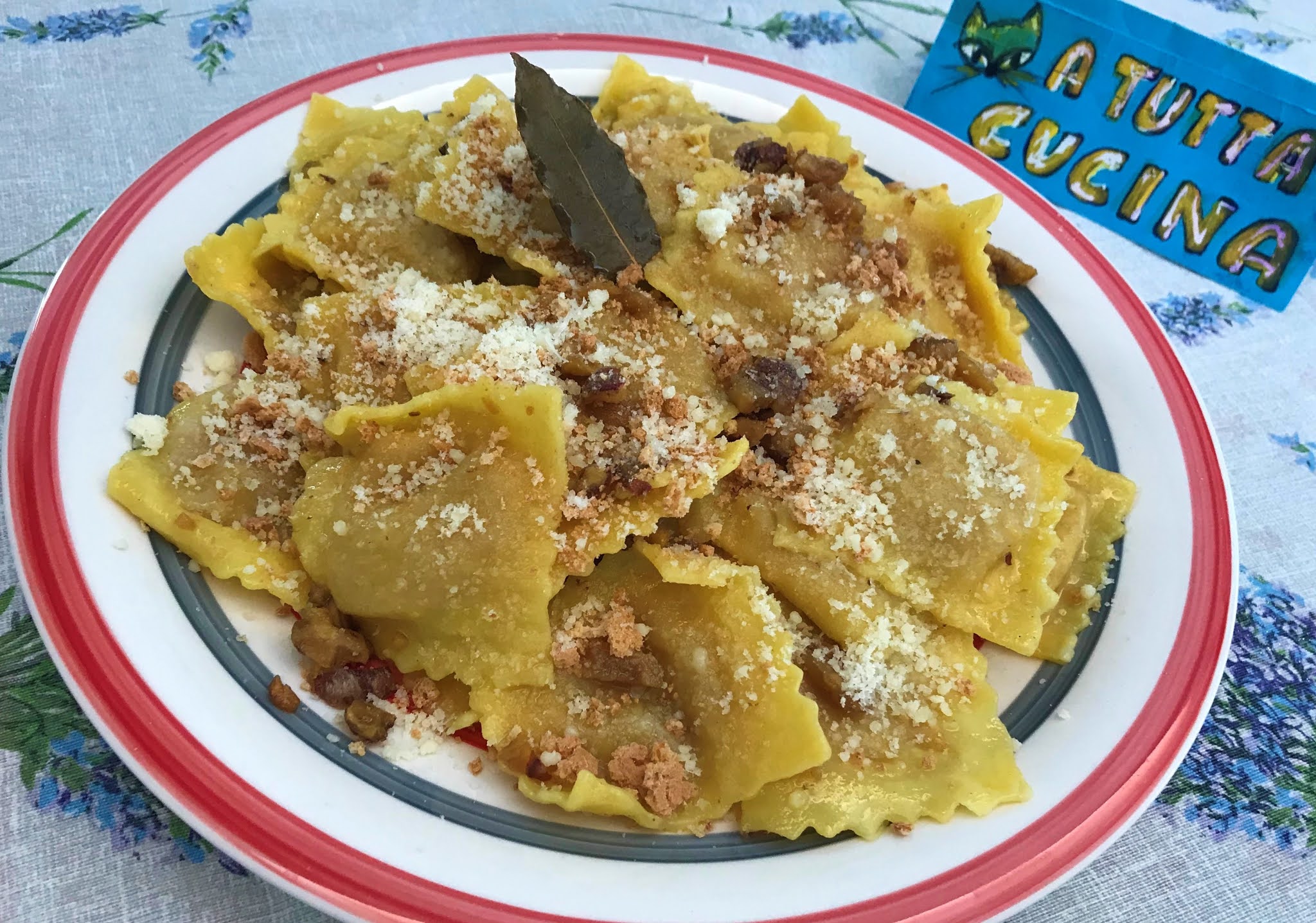 A TUTTA CUCINA RAVIOLI di ZUCCA con CASTAGNE SECCHE