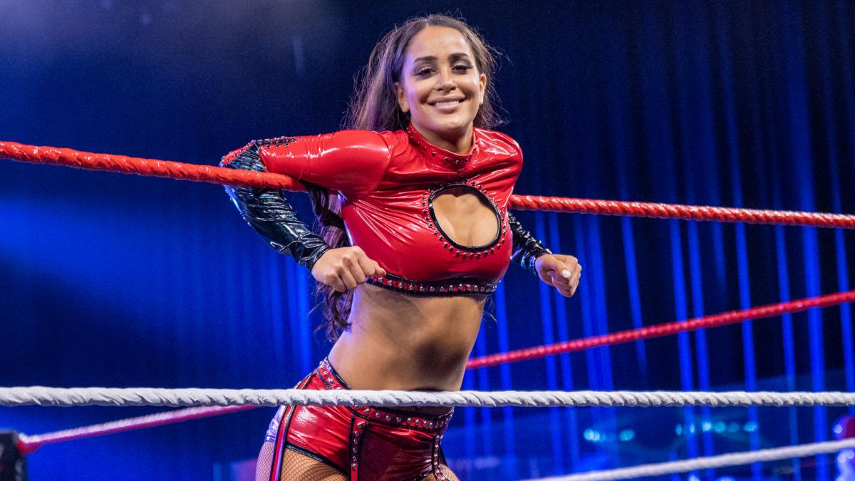 WWE revela o motivo de ter retirado Aliyah do Friday Night SmackDown de última hora