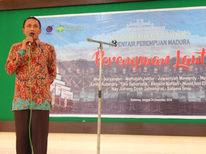 Melautkan Puisi