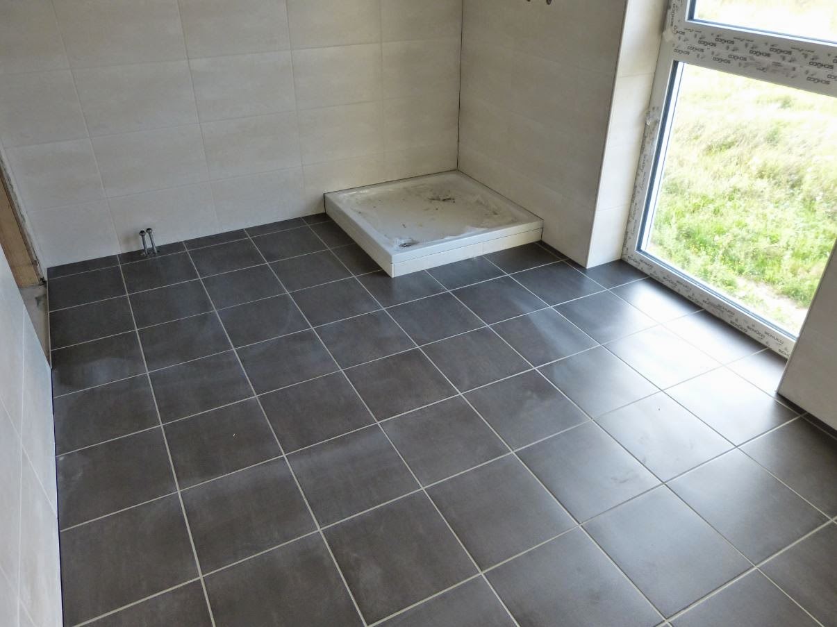 BV Ludwigs Kiefernallee: Fliesenlegen