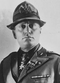 Potret Benito Mussolini