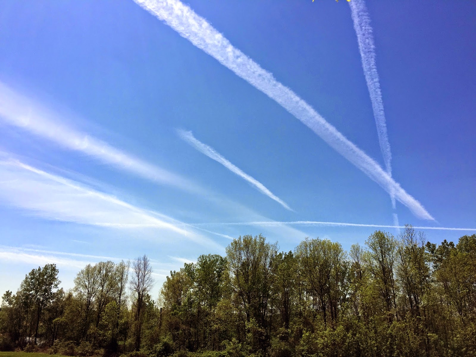 DeCampStudio: Jet Trails
