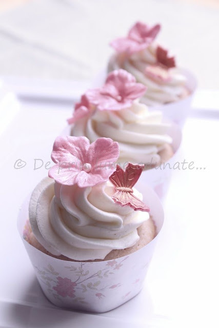 Cupcakes "Capsuni si crema"/ Strawberries and Cream Cupcakes