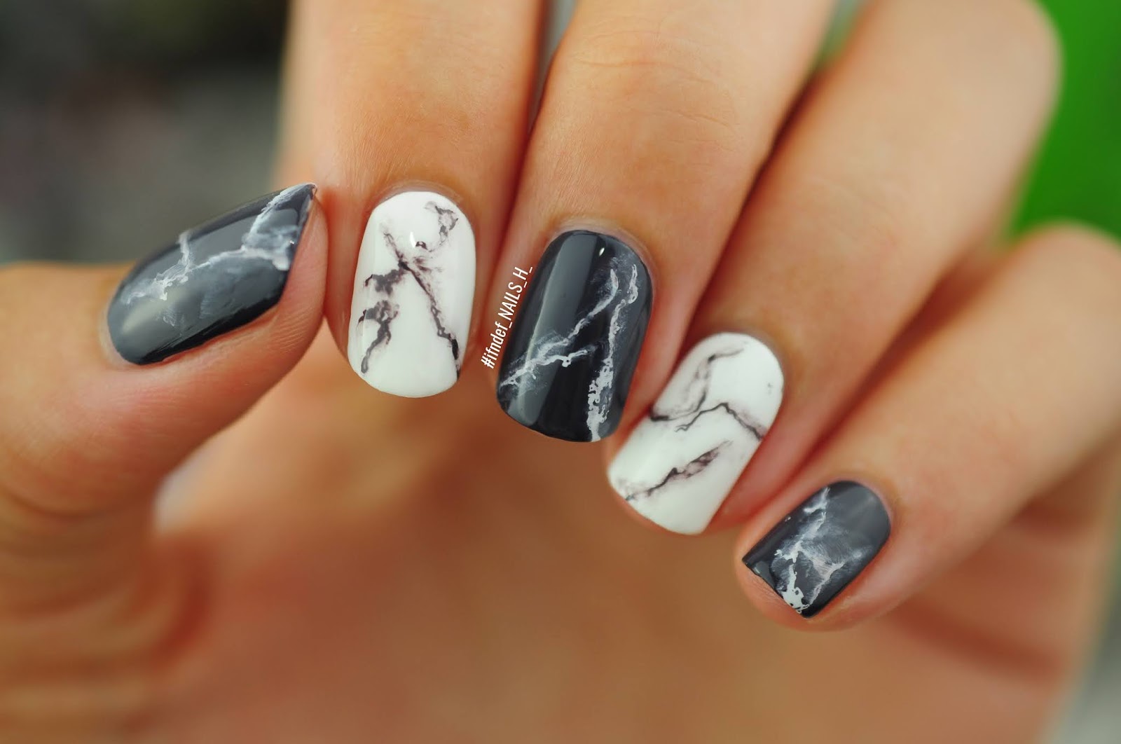 STAMPING PLATES: Nicole Diary // 148 Marble Textures | nailPointer*