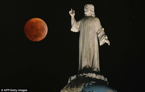 Hiện tượng 'Mặt trăng máu' báo hiệu ngày tận thế nhân loại?