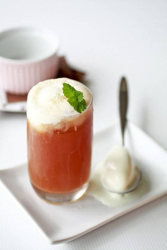 Open Kitchen Concept Iced Tea with Icecream