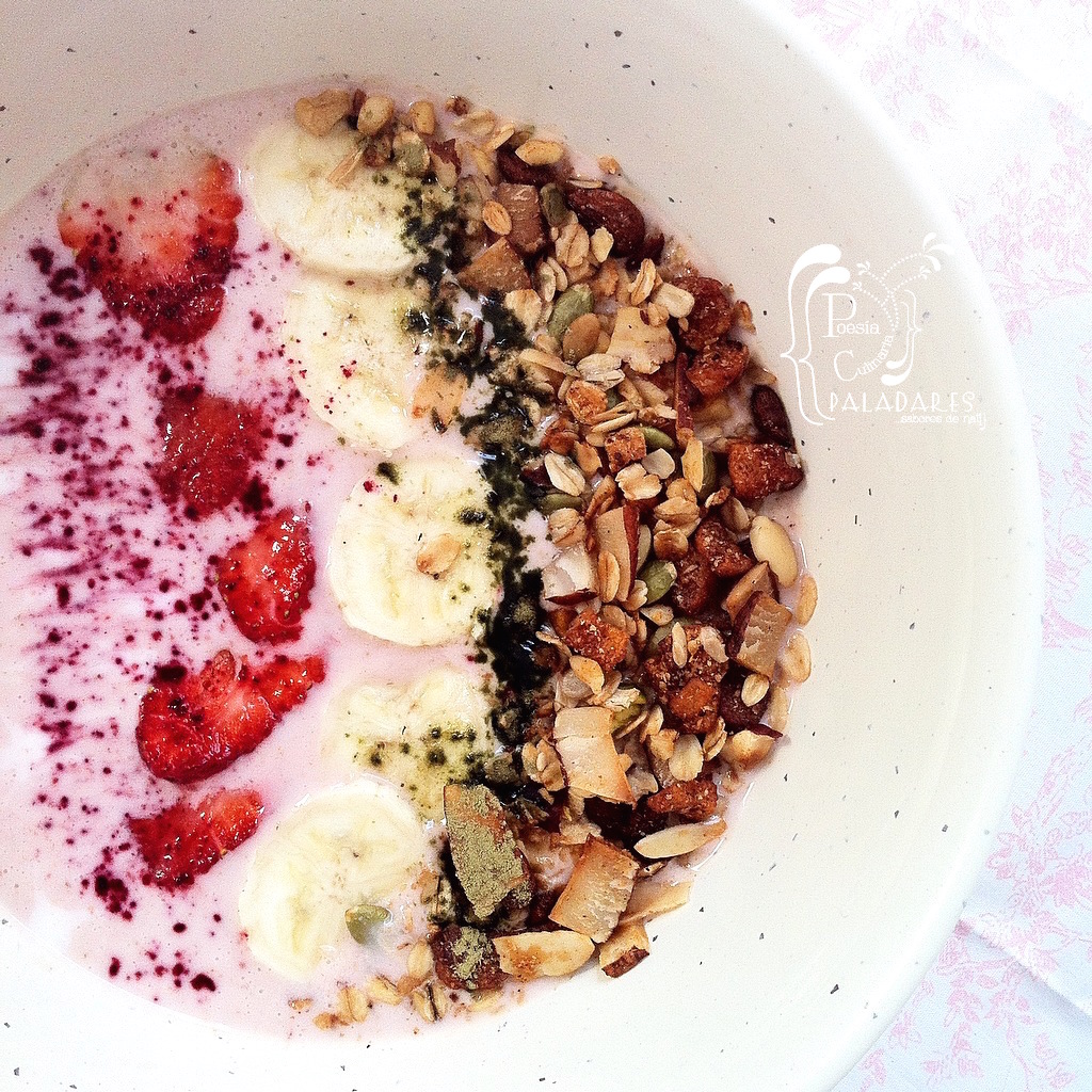 Paladares {Sabores de nati } Bol de yogur de fruta y granola / muesli