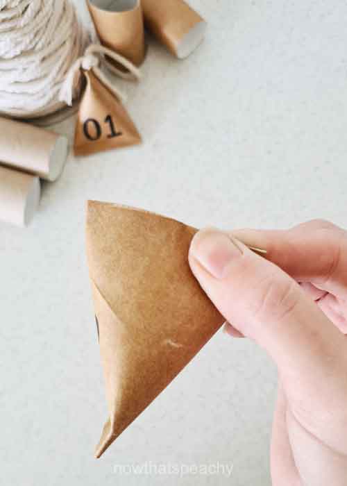 How To Make Advent Calendar Boxes With Recycled Toilet Paper Rolls how-to-make-advent-calendar-boxes-with-recycled-toilet-paper-rolls