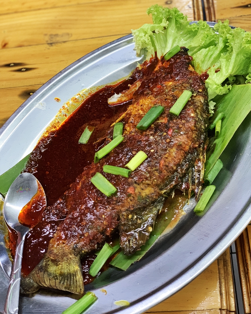 Restoran Sisik Ikan Bakar, restoran seafood di Klang, makan seafood murah di Klang, Seafood segar di Klang, Rawlins Eats, makanan laut segar, Restoran Warisan Tok Sisik, seafood murah di Klang, 