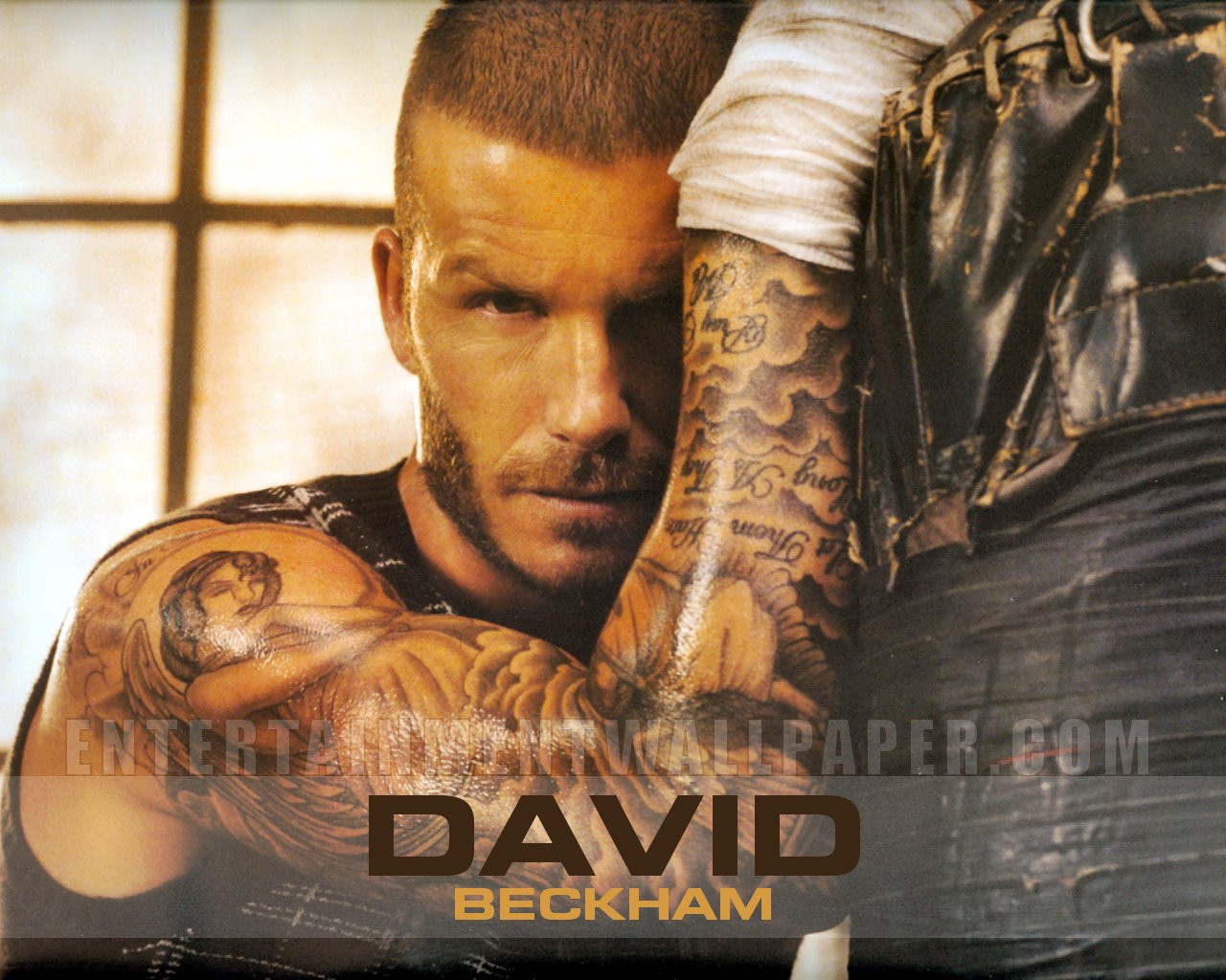 http://1.bp.blogspot.com/-gYxz3jXBOzg/T73s4fk8ZTI/AAAAAAAAB3g/LBlqpzYo6vQ/s1600/david-beckham-tattoo-2012-wallpaper.jpg