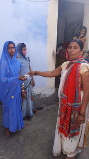 मधेपुरा : वार्ड आठ के वार्ड पार्षद माला देवी ने साबुन व मास्क का किया वितरण। मधेपुरा : वार्ड आठ के वार्ड पार्षद माला देवी ने साबुन व मास्क का किया वितरण।