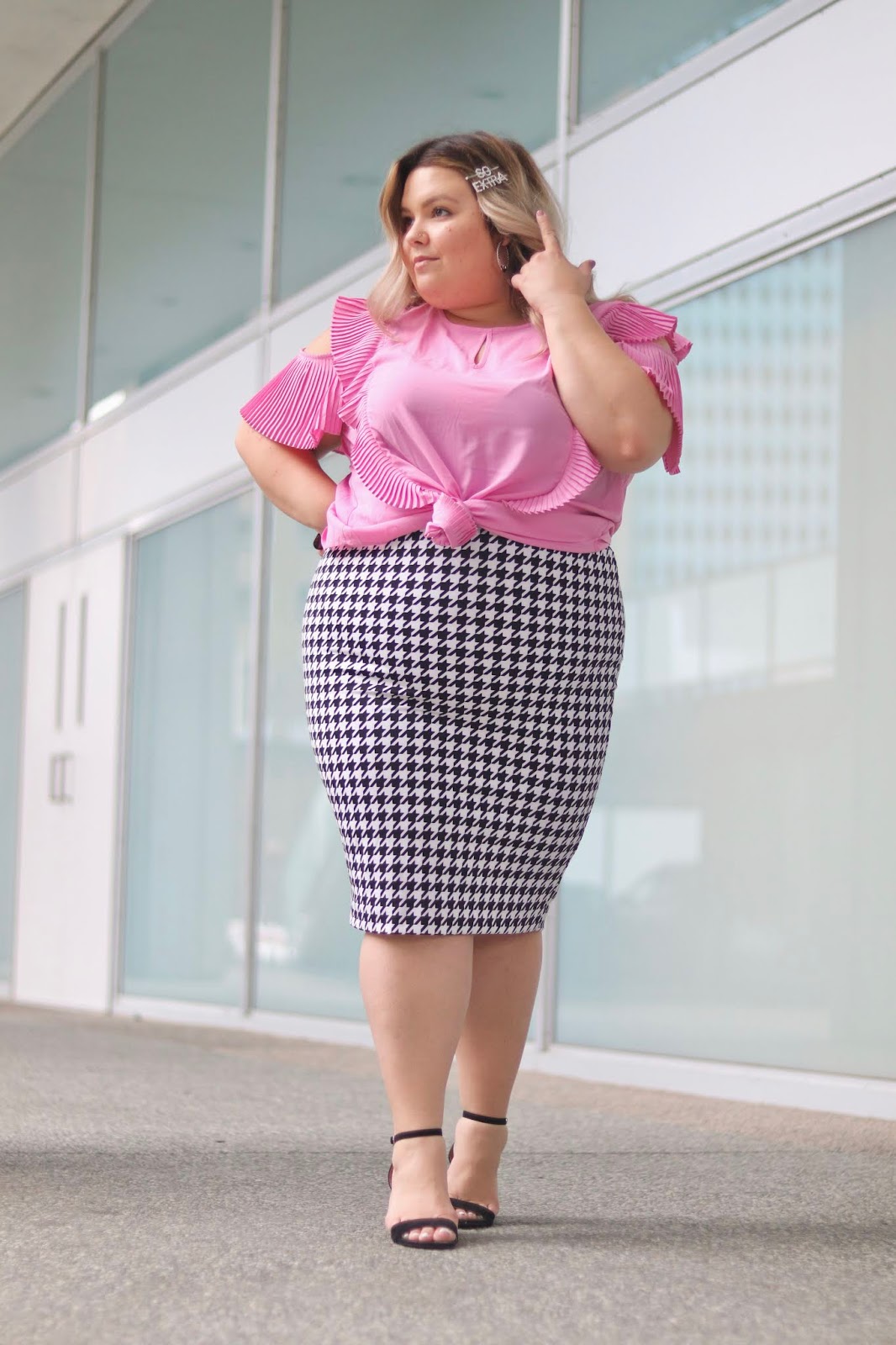 Chicago Plus Size Petite Fashion Blogger, influencer, YouTuber, and model Natalie Craig, of Natalie in the City, partners with Gordmans for Breast Cancer Awareness Month to raise money for the The Breast Cancer Research Foundation.