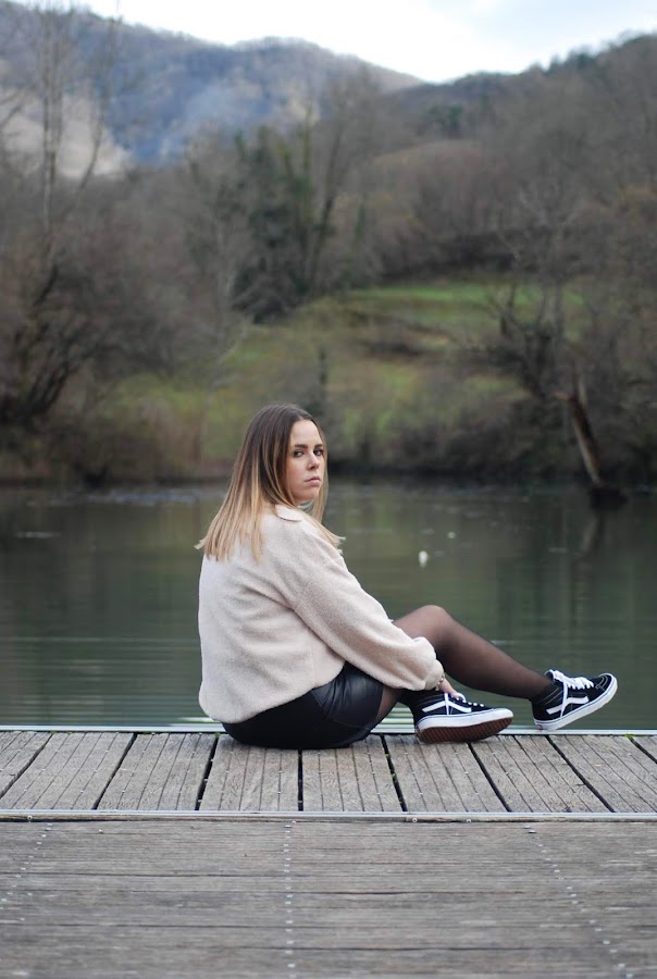 Outfit con jersey teddy