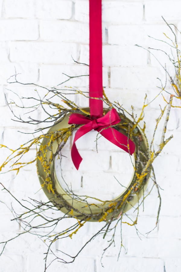 Coronas de Navidad con tela y ramas