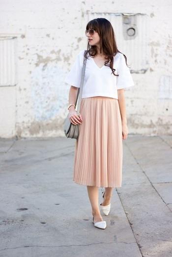 Like To Wear A Plisket Skirt? Maybe This Could Be Your Inspiration Sis!