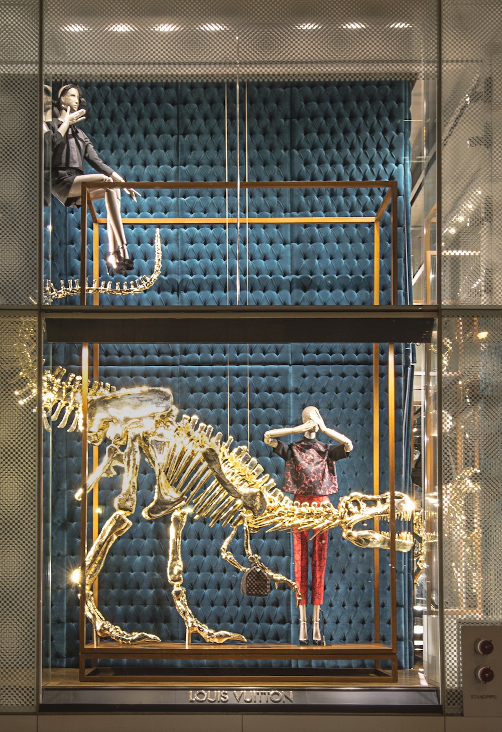 The Style Examiner: Gilded dinosaur skeletons at Louis Vuitton store in New York