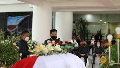 Jenazah SHS Disemayamkan di Kantor Gubernur, Wagub Kandouw: Kami Tidak Dapat Melupakan Jasa Besar Almarhum