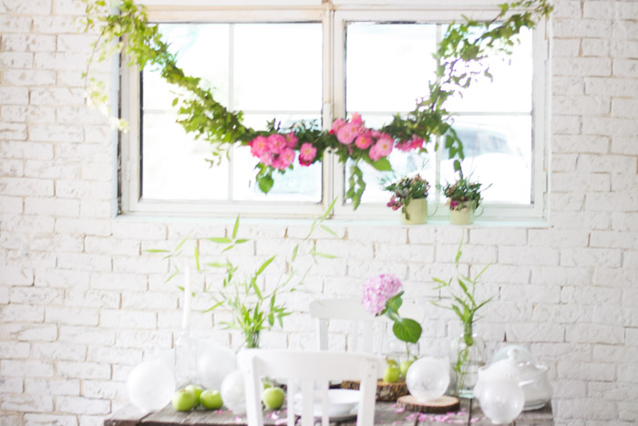 Cómo hacer una guirnalda de ramas y flores diy