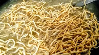 Frying noodles for triple rice