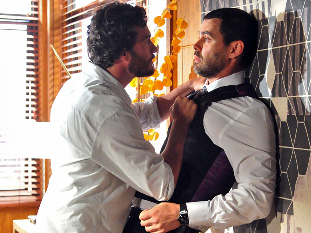 http://1.bp.blogspot.com/-g_aGD-TrGCw/T4m5m8WJoAI/AAAAAAAAAh8/wQHi3c_VHbc/s1600/rodrigo-fernando.jpg