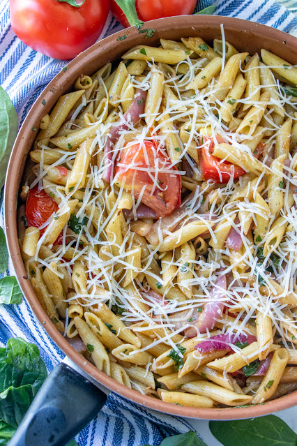 This copycat Pasta Fresca recipe from Noodles and Company is such an easy meal that's ready in less than 30 minutes! Add your favorite protein like chicken, shrimp or beef or keep it as a meatless vegetarian meal! Save money and make this restaurant favorite at home!