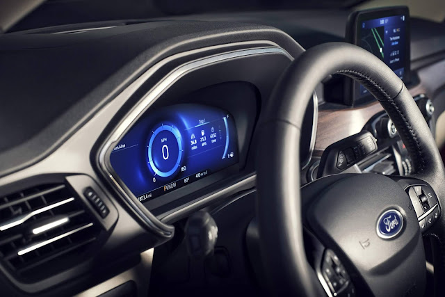 Ford Escape Hybrid chega em 2020 para enfrentar o RAV4