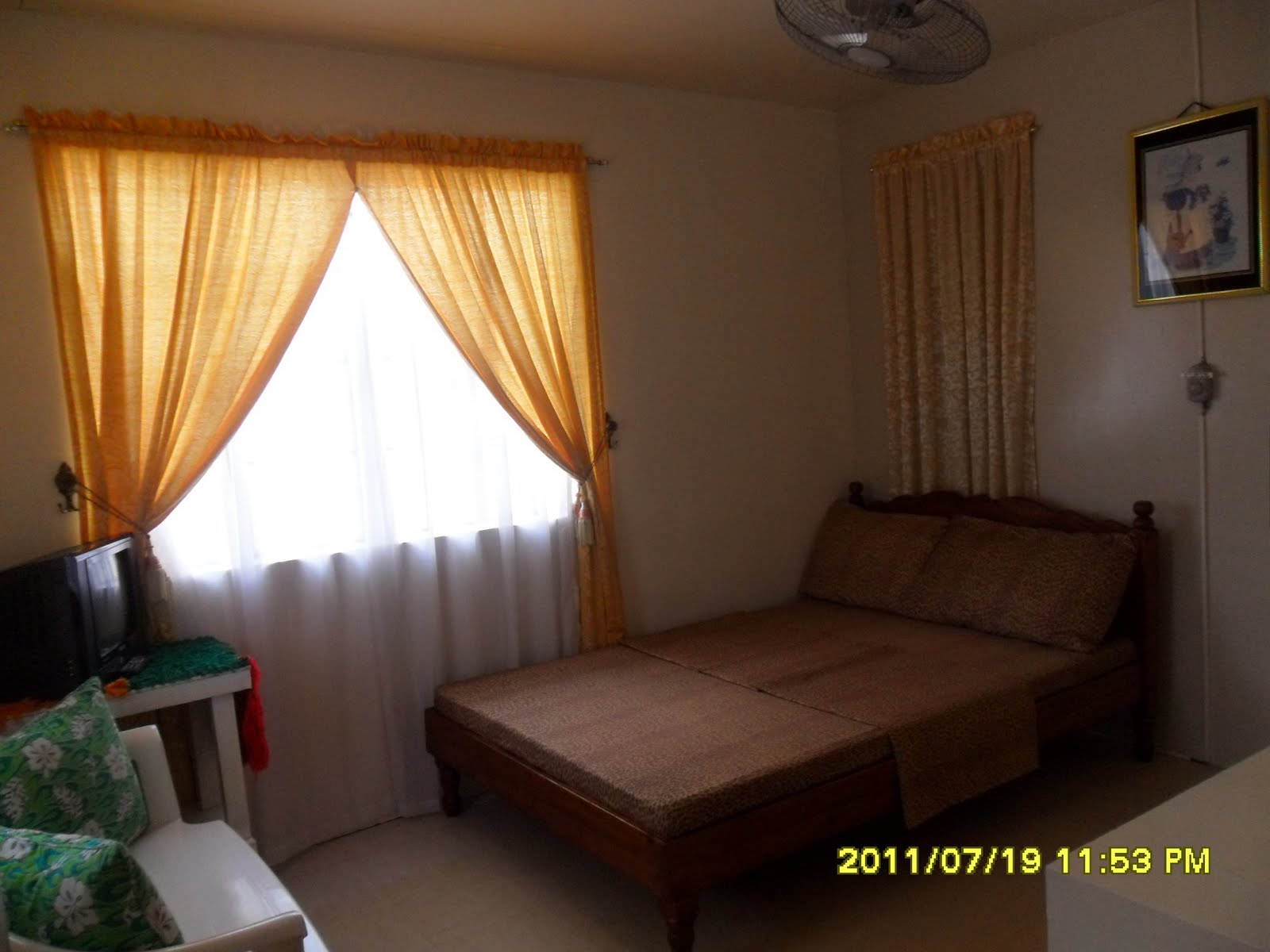 TRANSIENT ROOMS TRAVELERS PLACE IN METRO MANILA,PHILIPPINES. Transient