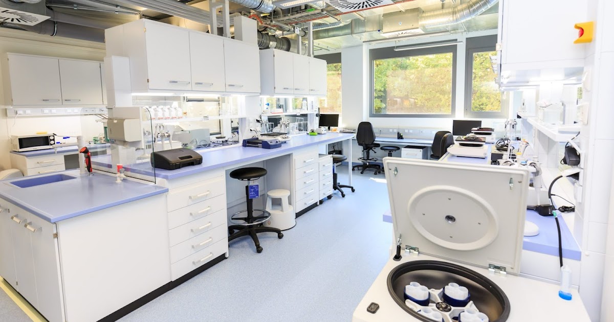 передвижная лаборатория атмосфера-2. эколого-аналитическая лаборатория ао вмз. лабораторная мебель для кванториума. цлати тюмень росприроднадзор. передвижная лаборатория атмосфера-2.