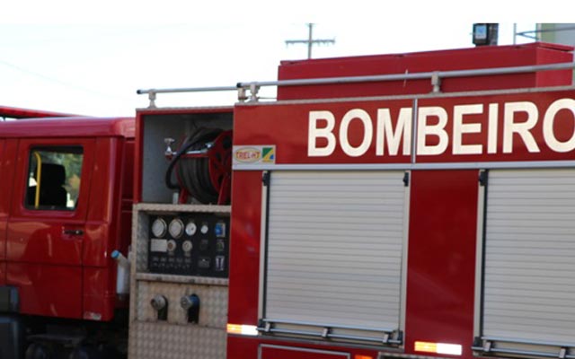 Bombeiro é preso após ser flagrado tentando roubar celular de turista argentina